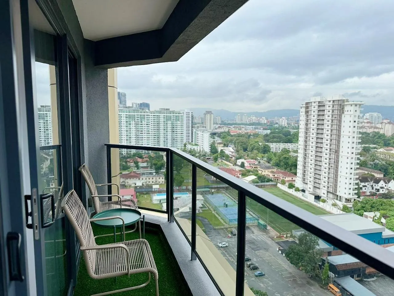 The Atrium At Jalan Ampang By Okbnb - Luxury 3 Bedroom Family Suite With Balcony, 3 Mins To Klcc Kuala Lumpur Malaysia