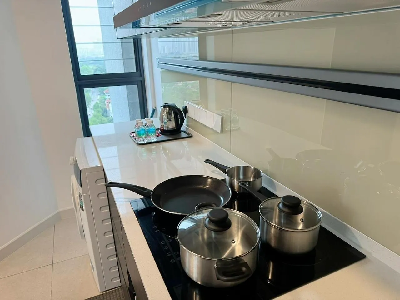 Apartment The Atrium At Jalan Ampang By Okbnb - Luxury 3 Bedroom Family Suite With Balcony, 3 Mins To Klcc Kuala Lumpur